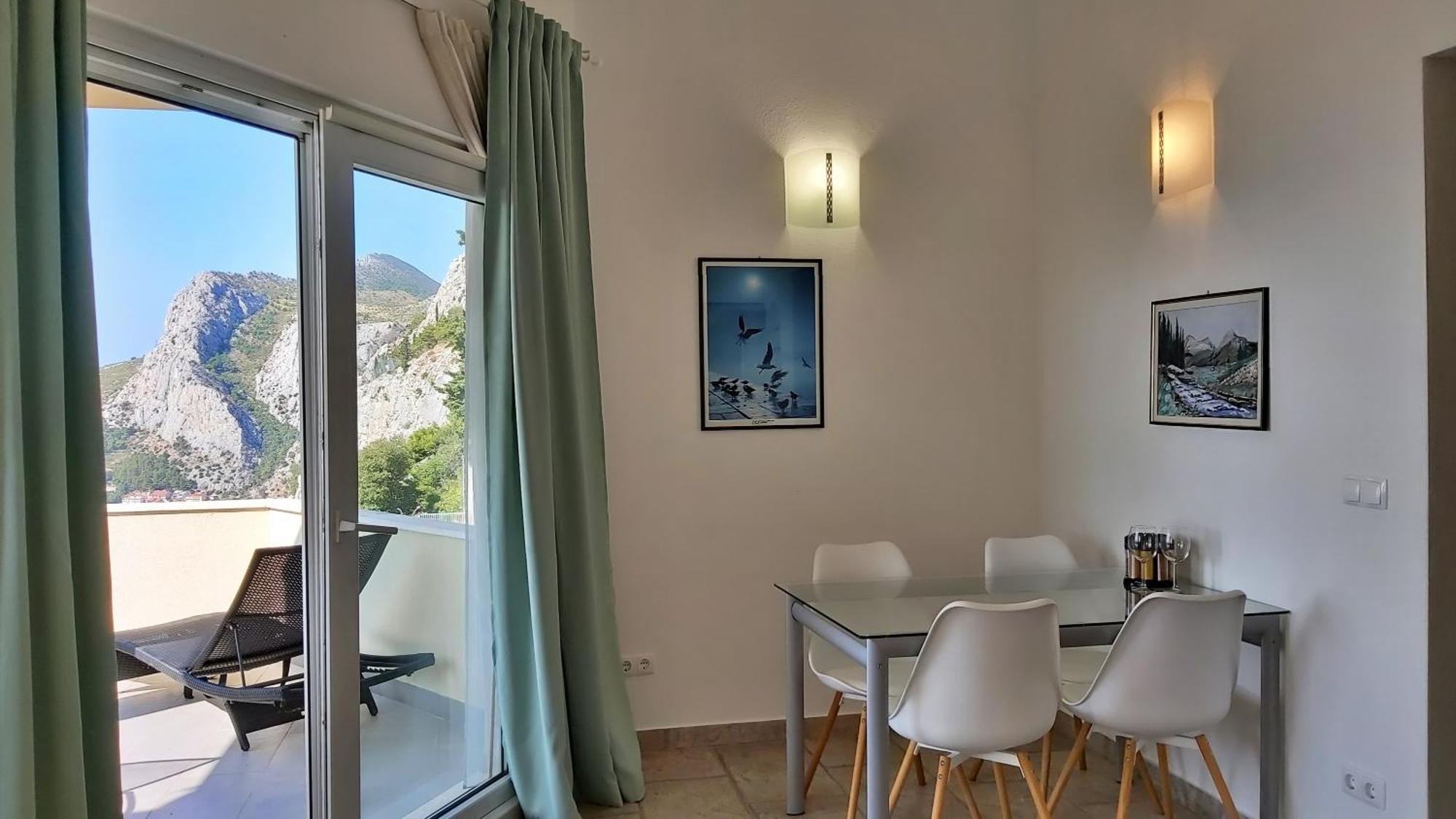 Apartments Borak Omiš Quarto foto